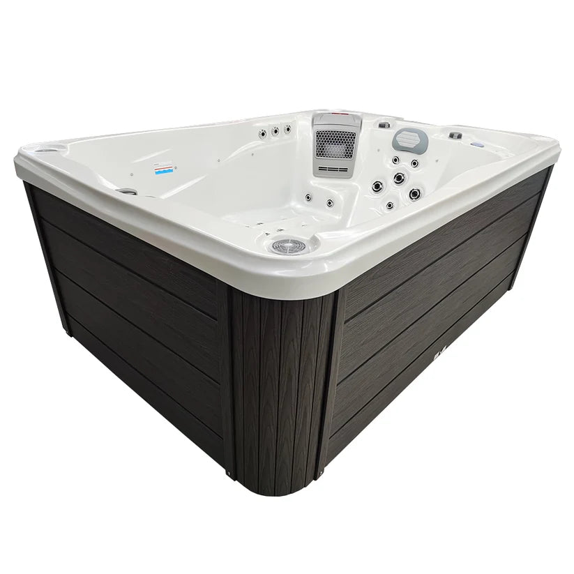 Kilimanjaro Luxury 3 Seater Hot Tub Spa - White