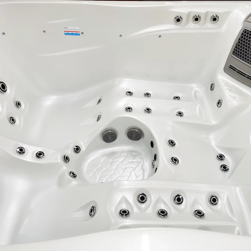 Kilimanjaro Luxury 3 Seater Hot Tub Spa - White