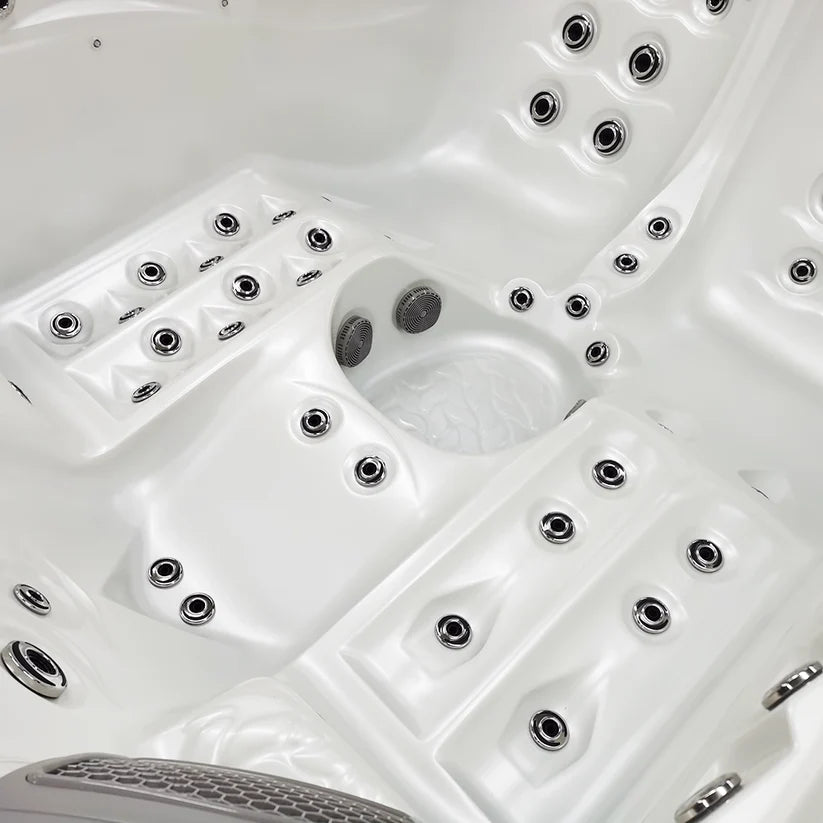 Kilimanjaro Luxury 3 Seater Hot Tub Spa - White