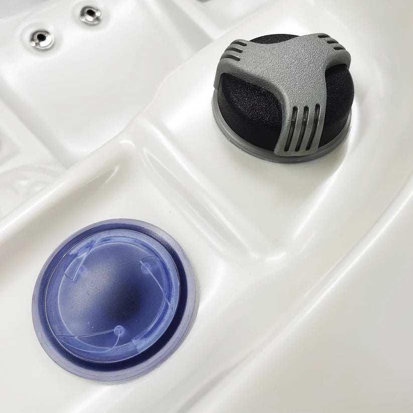 Kilimanjaro Luxury 3 Seater Hot Tub Spa - White