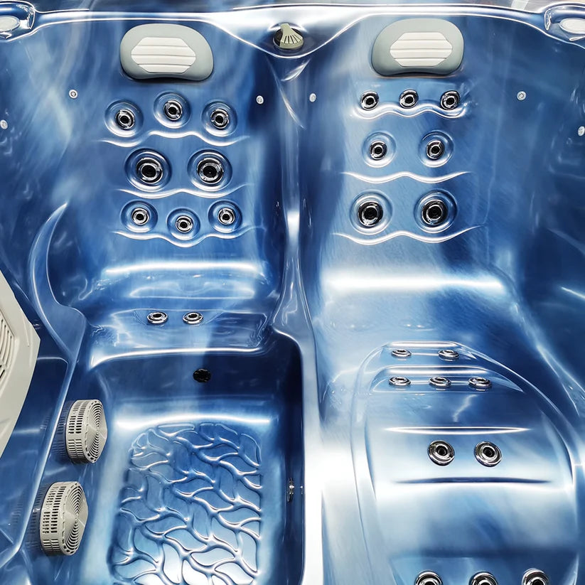 Luxury 3-4-Person Hot Tub with Ocean Wave
