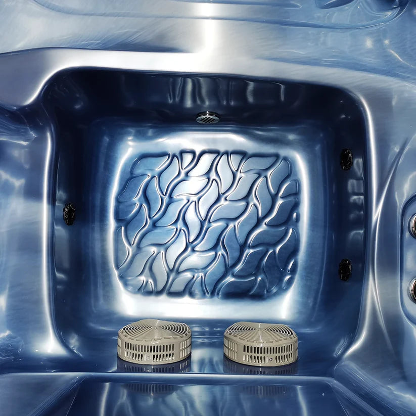 Luxury 3-4-Person Hot Tub with Ocean Wave