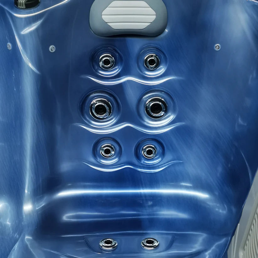 Luxury 3-4-Person Hot Tub with Ocean Wave