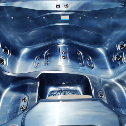 Luxury 3-4-Person Hot Tub with Ocean Wave